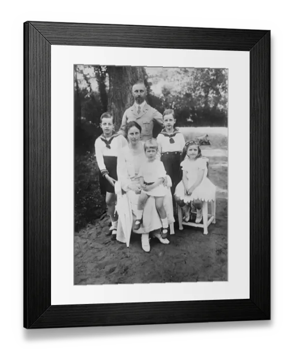 Framed Print : Prince and Princesss Oscar of Prussia with their family. 17 July 1925