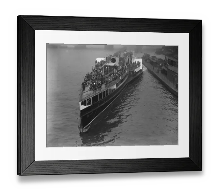 Framed Print : Popular steamboats commence summer sailing. The Royal Sovereign the first paddle Framed Print : Popular steamboats commence summer sailing. The Royal Sovereign the first paddle