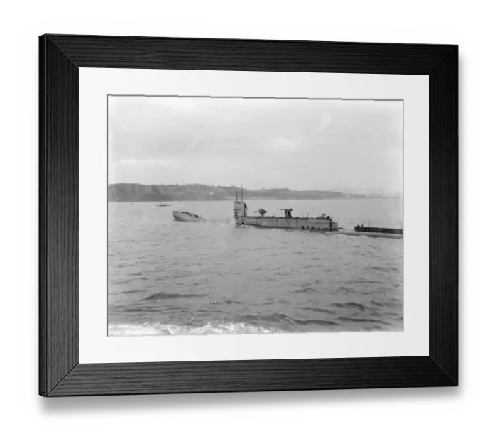 Framed Print : K22, a steam - propelled First World War K class submarine of the Royal Navy submerging Framed Print : K22, a steam - propelled First World War K class submarine of the Royal Navy submerging
