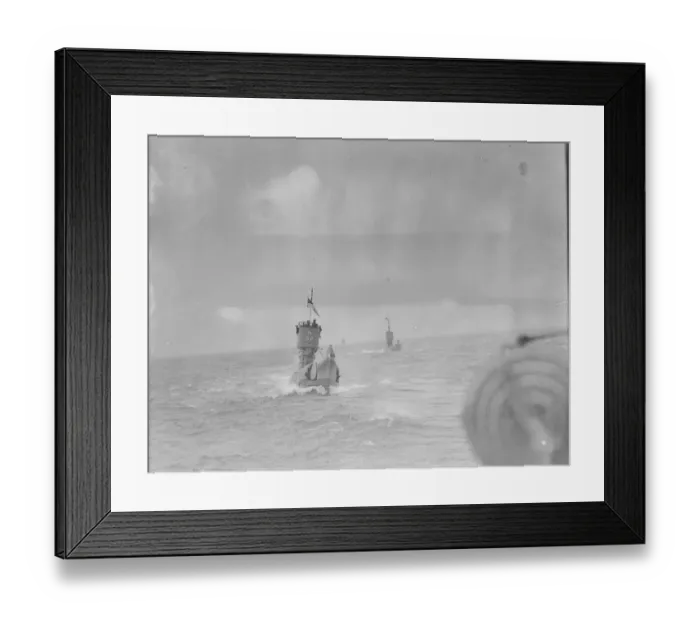 Framed Print : Navys last tribute to L24. Impressive ceremony off Portland. Submarines going