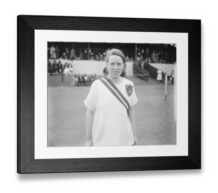 Framed Print : Womens amateur athletic championships meeting at Woolwich. Miss Lines, who won the long jump Framed Print : Womens amateur athletic championships meeting at Woolwich. Miss Lines, who won the long jump
