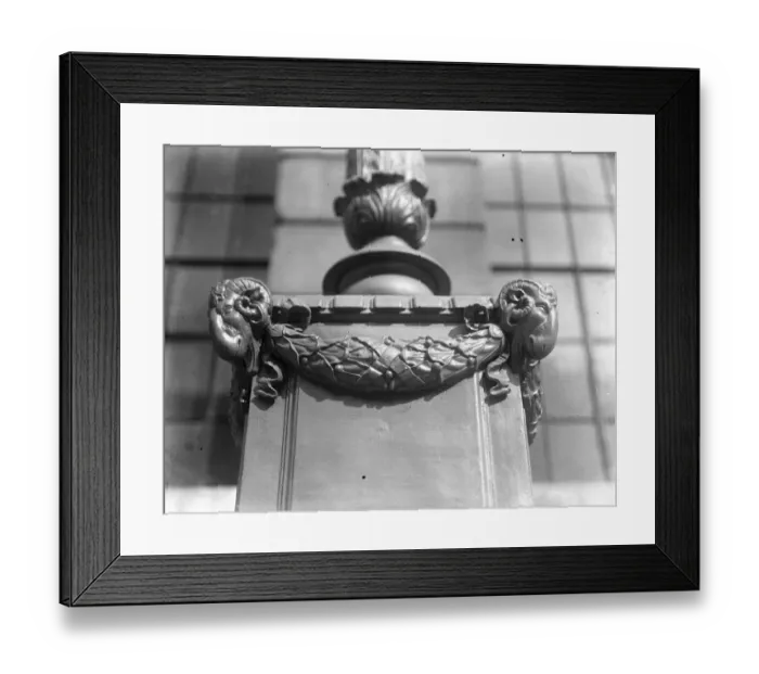 Framed Print : New Port of London Authority Building A detail of the decorative scheme The sculptured
