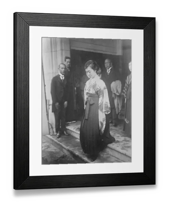 Framed Print : Princess Nagaho visiting the French art exhibition October 1922