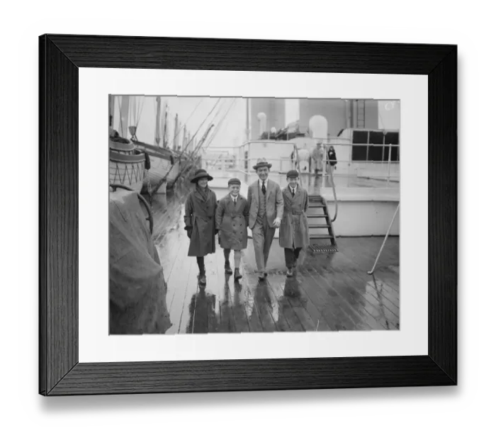 Framed Print : Donoghues send off at Southampton. Just before Steve Donoghue left Southampton Framed Print : Donoghues send off at Southampton. Just before Steve Donoghue left Southampton