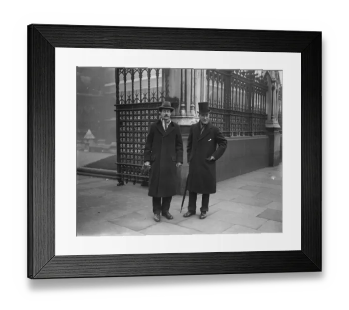 Framed Print : Newly elected Parliament assembles. Left to right, Mr Frank Briant ( Lambeth