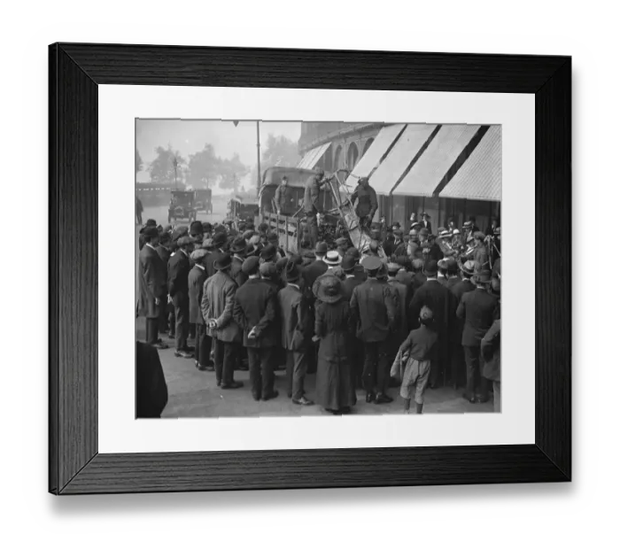 Framed Print : Removal of remains of zeppelin L21 from Adastral house to the grounds of the HAC in Sunhill Row Framed Print : Removal of remains of zeppelin L21 from Adastral house to the grounds of the HAC in Sunhill Row