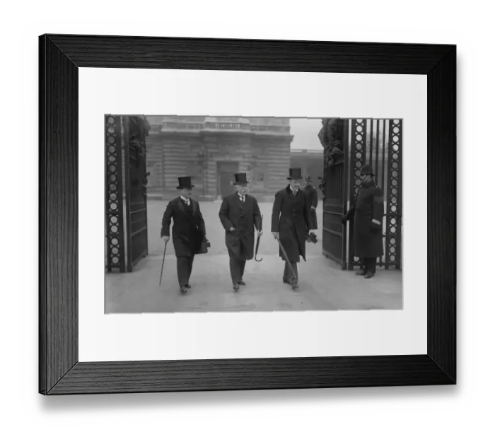 Framed Print : New ministers at the Palace. Mr L C Ms Amery, Mr Bridgeman and Sir John Gilmour leaving Framed Print : New ministers at the Palace. Mr L C Ms Amery, Mr Bridgeman and Sir John Gilmour leaving
