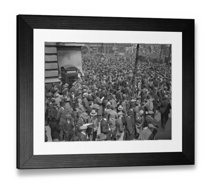 Framed Print : General Election, 1929 Crowd waiting outside Australia house 31 May 1929 Framed Print : General Election, 1929 Crowd waiting outside Australia house 31 May 1929