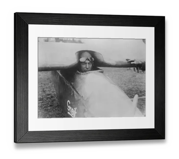 Framed Print : Hentzen as Worlds Champion Glider ?9000 offered for his machine 25 August 1922 Framed Print : Hentzen as Worlds Champion Glider ?9000 offered for his machine 25 August 1922