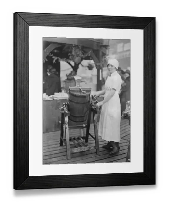 Framed Print : At the Dairy Show at the Agricultural Hall, London. Mrs M Pooley, of Shifnal
