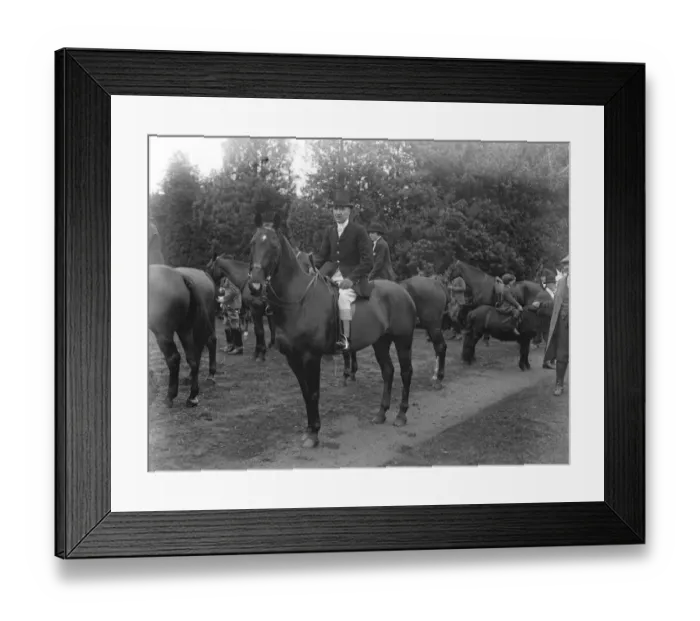 Framed Print : Meet of the Garth Hunt at Heckfield Place, Heckfield, Hampshire. Sir Gerald Mildmay Framed Print : Meet of the Garth Hunt at Heckfield Place, Heckfield, Hampshire. Sir Gerald Mildmay