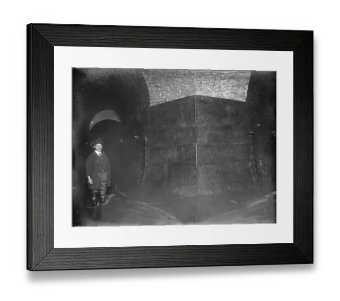 Framed Print : The London street Fleet sewer 23 June 1926 Framed Print : The London street Fleet sewer 23 June 1926