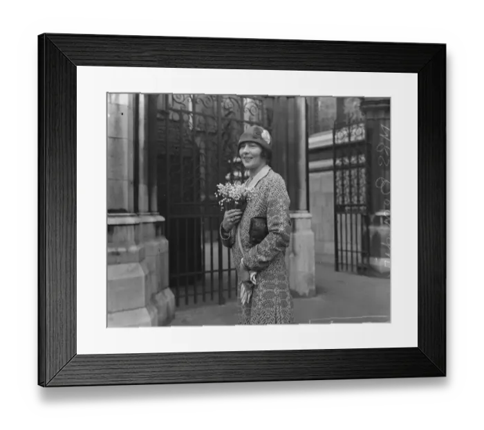 Framed Print : Mrs Bendir. Lady racehorse owner. 1923