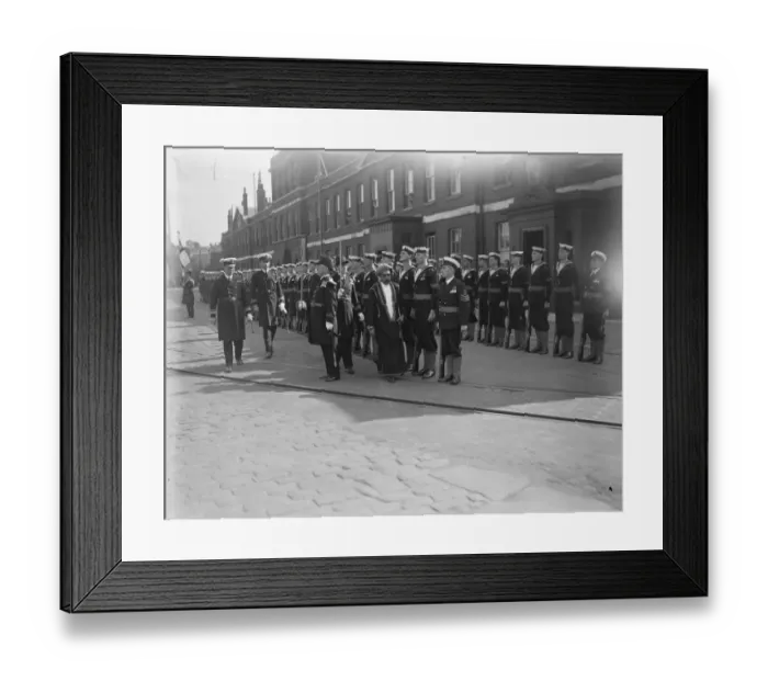 Framed Print : Sultan of Muscat at Portsmouth. 22 September 1928 Framed Print : Sultan of Muscat at Portsmouth. 22 September 1928