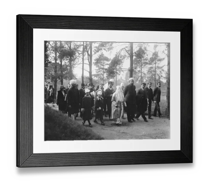 Framed Print : Begum of Bhopal at Woking mosque. The Begum with her Princess granddaughters. 9 Framed Print : Begum of Bhopal at Woking mosque. The Begum with her Princess granddaughters. 9