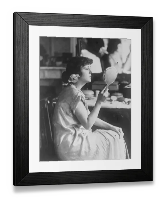 Framed Print : Actress who appeared in London arrested for alleged theft. Julia Eliza Bruns Framed Print : Actress who appeared in London arrested for alleged theft. Julia Eliza Bruns