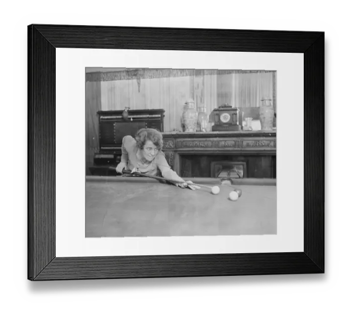 Framed Print : Womans Billiards Championship at the Burroughes Hall, Soho Square Miss Eve Collins