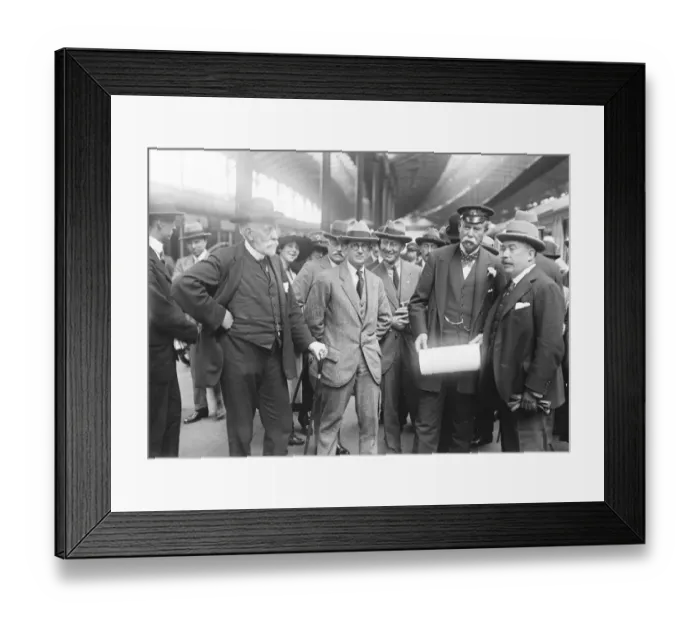 Framed Print : Sir Thomas Lipton leaves Euston for America 11 June 1920 Framed Print : Sir Thomas Lipton leaves Euston for America 11 June 1920