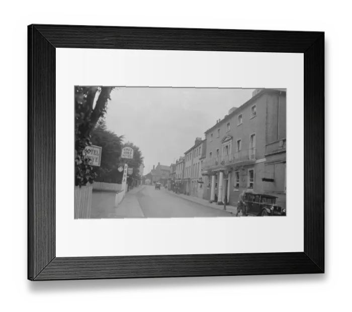 Framed Print : Kings Arms Hotel, Christchurch, Hants Framed Print : Kings Arms Hotel, Christchurch, Hants