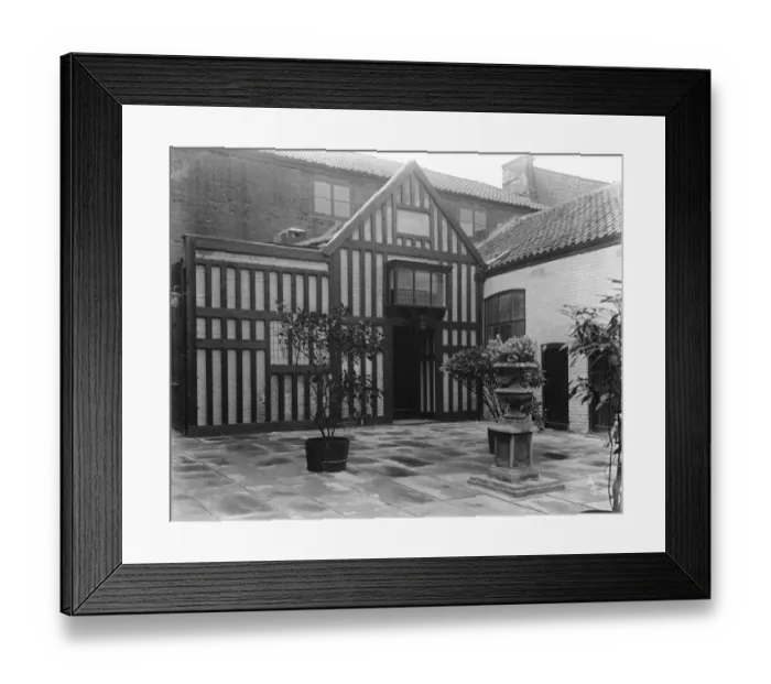 Framed Print : Englands most remarkable Theatre. Shakespeare upon an Apron Stage at Norwich Framed Print : Englands most remarkable Theatre. Shakespeare upon an Apron Stage at Norwich