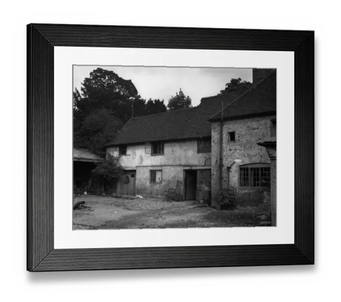 Framed Print : The old Peggy Bedford Inn, the famous 15 century hostelry on the Bath Road at Colnbrook Framed Print : The old Peggy Bedford Inn, the famous 15 century hostelry on the Bath Road at Colnbrook