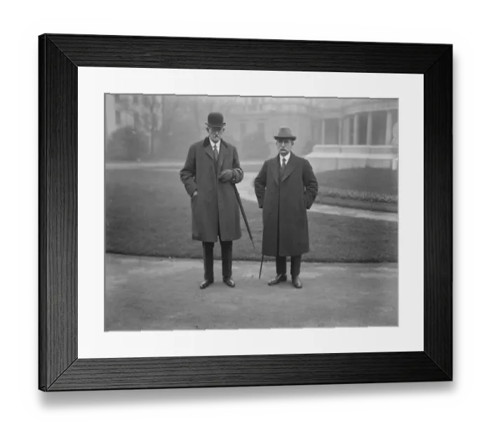 Framed Print : First meeting of Irish Free State Senate in Dublin. Left to right : Rt Hon H G Burgess Framed Print : First meeting of Irish Free State Senate in Dublin. Left to right : Rt Hon H G Burgess