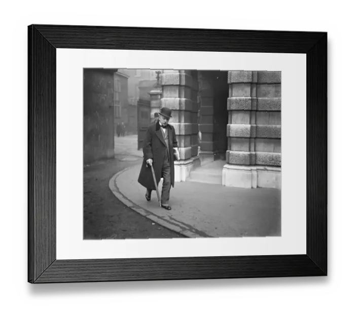 Framed Print : Last hour effort to advert dock strike. Conference with port employers and dockers Framed Print : Last hour effort to advert dock strike. Conference with port employers and dockers