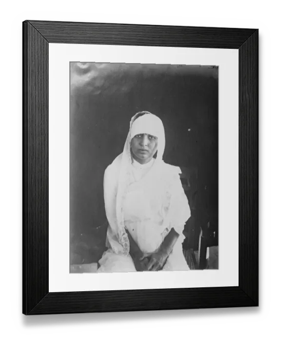 Framed Print : The first photgraph of Mumtaz Begum after Bombay attack. The first photgraph of Mumtaz Begum