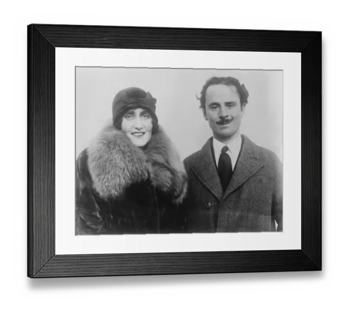Framed Print : Oswald and Lady Cynthia Mosley. Posed. 1925 Framed Print : Oswald and Lady Cynthia Mosley. Posed. 1925