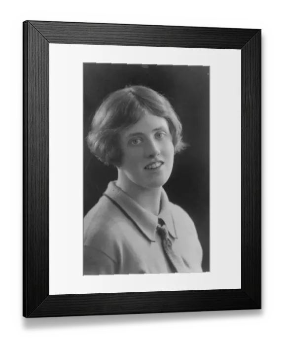 Framed Print : Miss Barbara Martin Hurst, who drew the Derby winner in the Authors Club Sweepstake