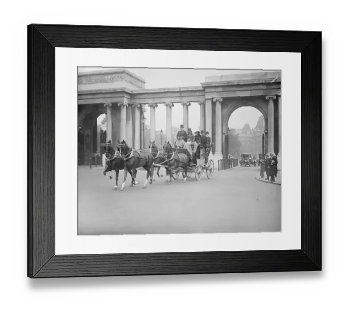 Framed Print : Coaches club meet in Hyde Park Sir Leonard Powell arriving in Hyde Park for meet 9 Framed Print : Coaches club meet in Hyde Park Sir Leonard Powell arriving in Hyde Park for meet 9