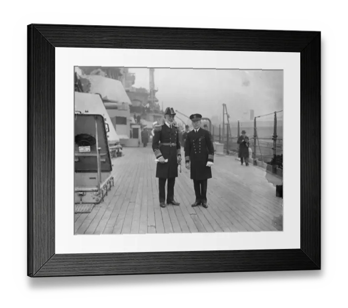 Framed Print : The Colerado, Americas all electric warship arrives at Portsmouth. The Commander Framed Print : The Colerado, Americas all electric warship arrives at Portsmouth. The Commander