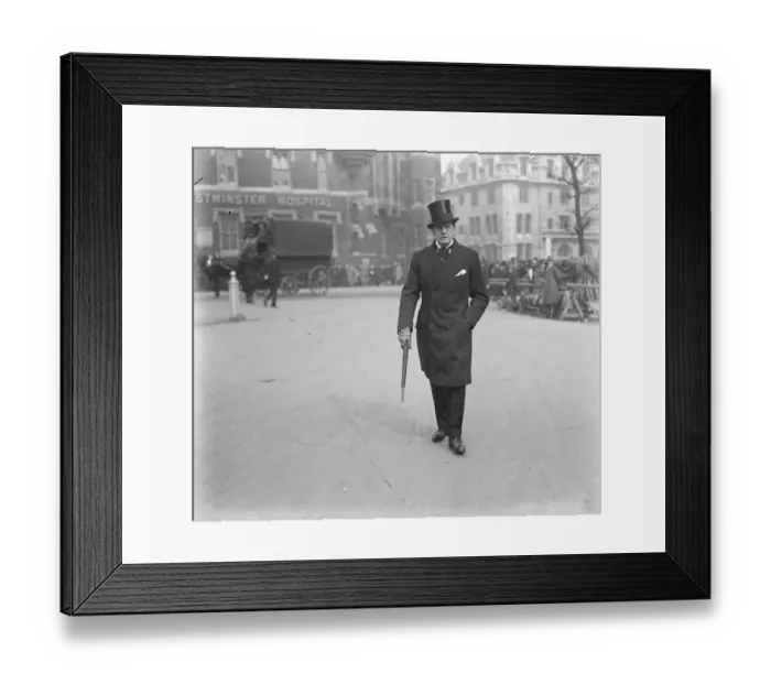 Framed Print : Westminster Abbey funeral service for Lord Curzon. Admiral Lord Beatty arriving Framed Print : Westminster Abbey funeral service for Lord Curzon. Admiral Lord Beatty arriving