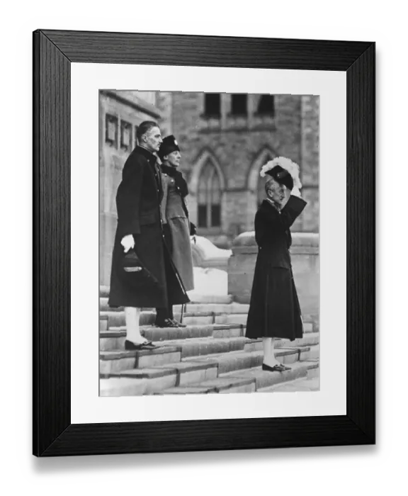 Framed Print : Canadas 16th Parliament formally opened. Lord Willingdon taking the salute. 24