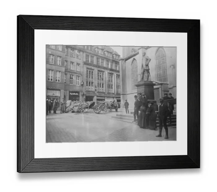 Framed Print : Statue of Frederich Krupp at Essen. 6 January 1923