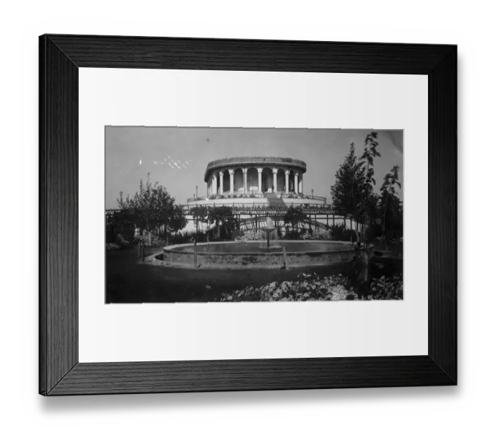 Framed Print : King of Afghanistans summer palace at Kabul. 15 March 1928
