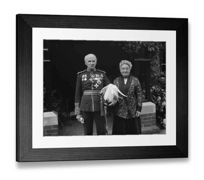 Framed Print : Photograph of the senior Victoria Cross holder to dine with the Prince of Wales Framed Print : Photograph of the senior Victoria Cross holder to dine with the Prince of Wales