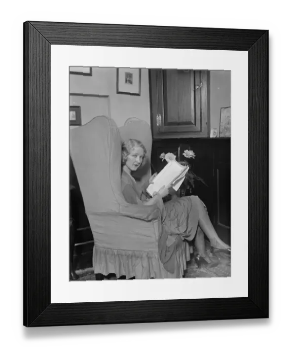 Framed Print : The sleeping beauty at home. Miss Eve Gray, who has been chosen to play the part Framed Print : The sleeping beauty at home. Miss Eve Gray, who has been chosen to play the part