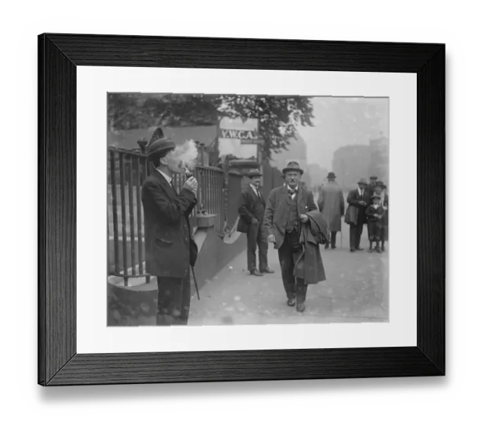 Framed Print : The meeting at Unity House Mr Harry Gosling 1 September 1920 Framed Print : The meeting at Unity House Mr Harry Gosling 1 September 1920