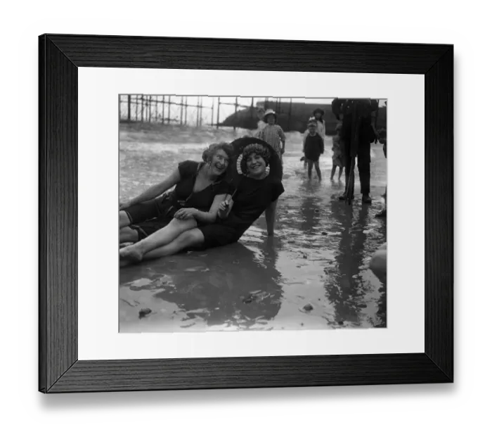 Framed Print : Hot weather scenes on the beach at Brighton, Sussex. 16 June 1921