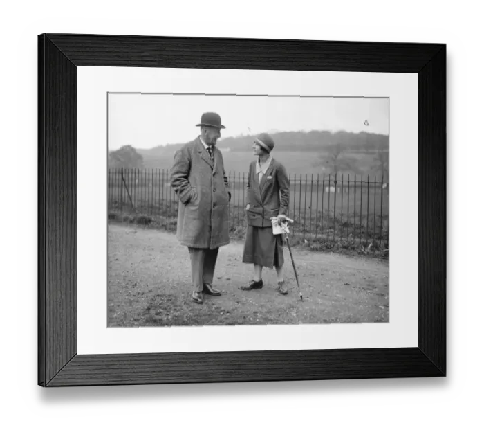Framed Print : Hertfordshire Hunts new Lady Master buys some of retired Masters horses. Miss