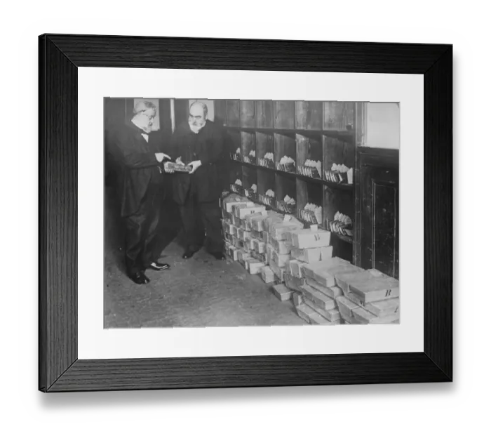 Framed Print : German Gold and Silver Demanded by Allies Strongroom of the Reichsbank the central Framed Print : German Gold and Silver Demanded by Allies Strongroom of the Reichsbank the central