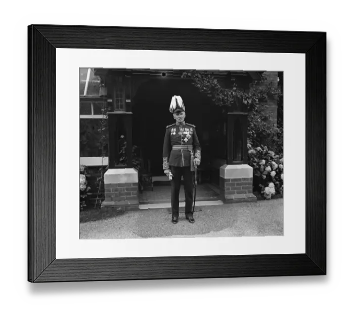 Framed Print : New photographs of the senior VC to dine with the Prince of Wales at celebration dinner Framed Print : New photographs of the senior VC to dine with the Prince of Wales at celebration dinner