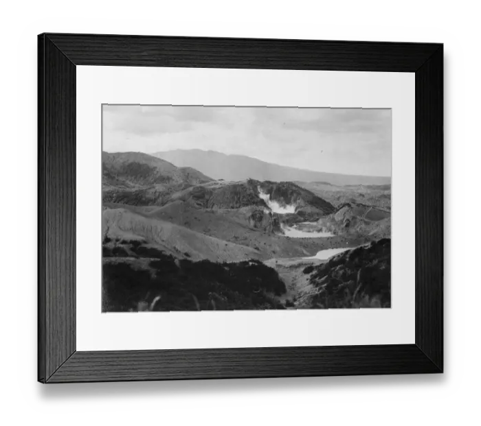 Framed Print : Duke and Duchess of Yorks visit to volcanic region of New Zealand. The famous