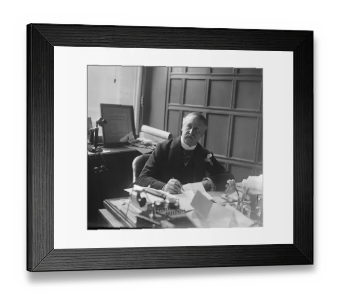 Framed Print : Sir Vansittary Bowater, Conservative Candidate for the City of London. 24 January 1924 Framed Print : Sir Vansittary Bowater, Conservative Candidate for the City of London. 24 January 1924