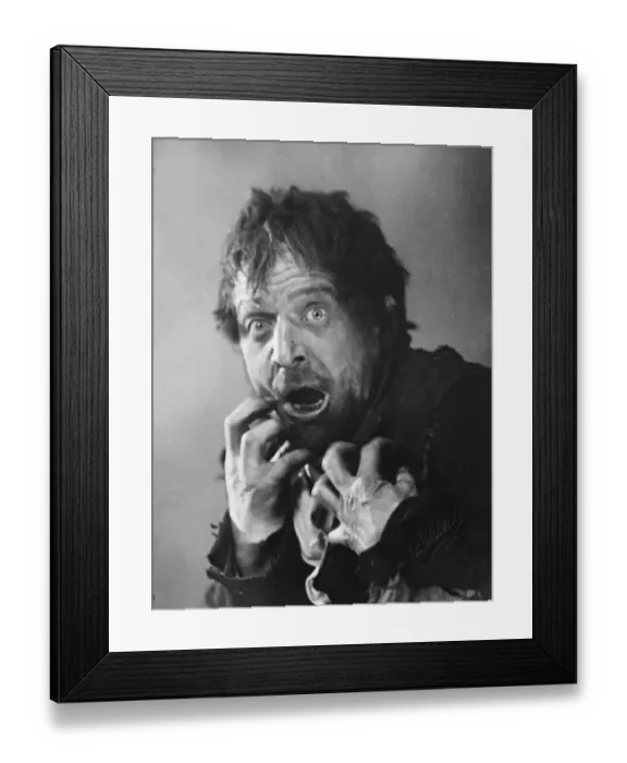 Framed Print : The Reading shop crime. Mr Philip Yale Drew, who is to give evidence at the inquest Framed Print : The Reading shop crime. Mr Philip Yale Drew, who is to give evidence at the inquest