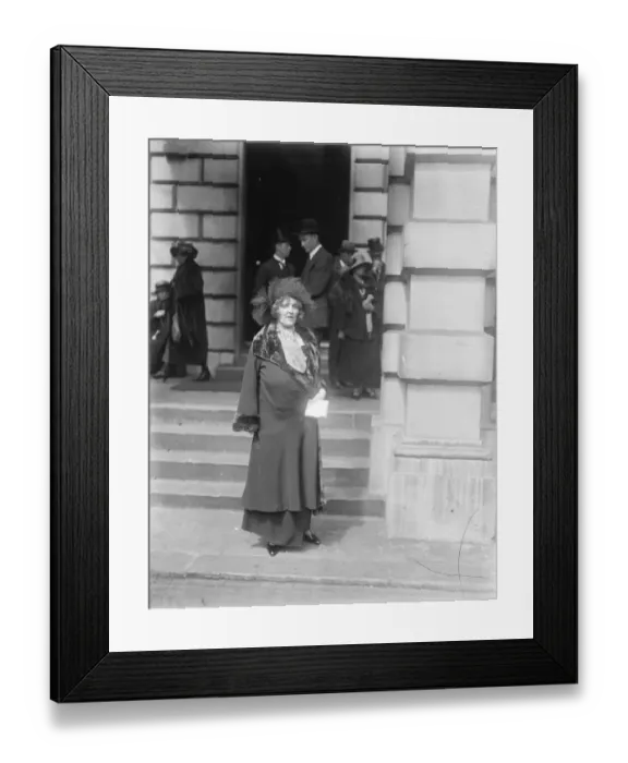 Framed Print : Private view at the Royal Academy. Lady Weigall 3 May 1924