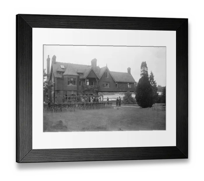 Framed Print : The Mary Macarthur home for working women at Ongar, Essex. 26 July 1924 Framed Print : The Mary Macarthur home for working women at Ongar, Essex. 26 July 1924