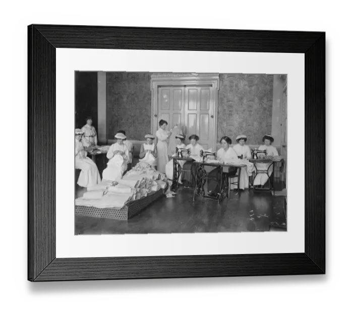 Framed Print : Duchess of Westminsters Working party at Gifford House, Roehampton. 17 May 1923 Framed Print : Duchess of Westminsters Working party at Gifford House, Roehampton. 17 May 1923