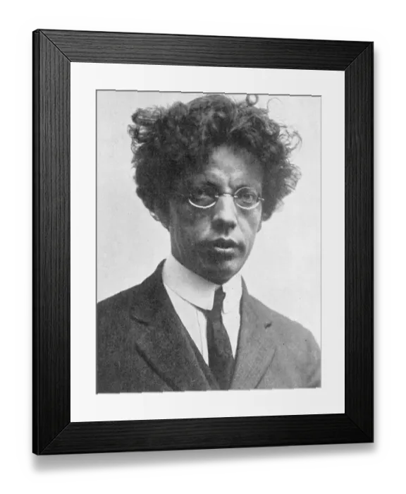 Framed Print : Famous author makes new discoveries. Signor Giovanni Papini, author of the famous